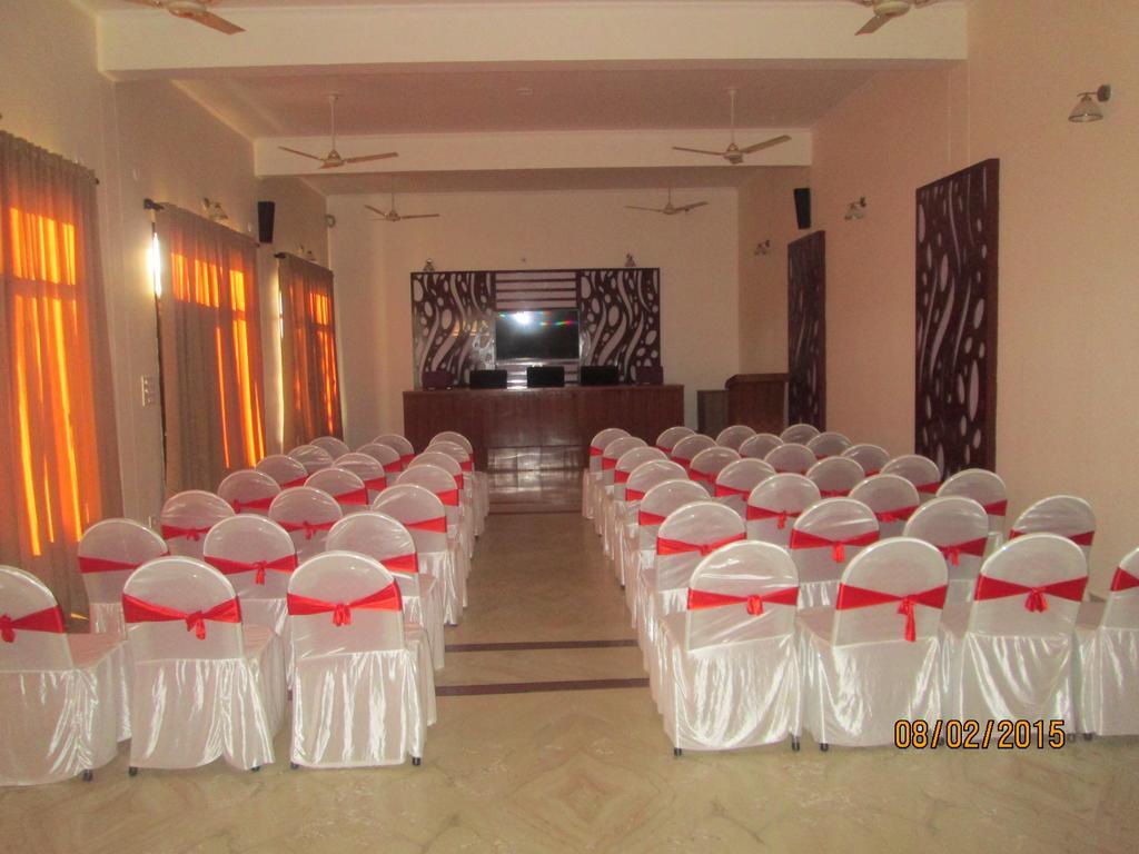 Harshikhar Hotel Bhīm Tāl Εξωτερικό φωτογραφία