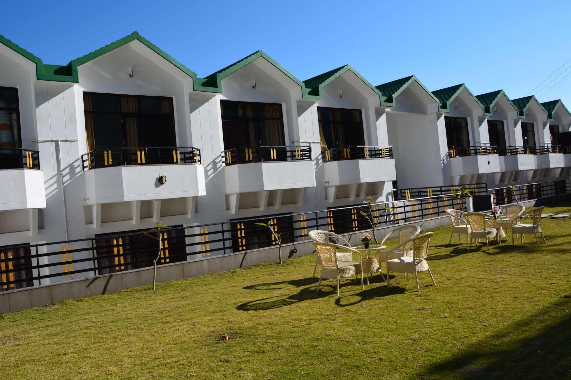 Harshikhar Hotel Bhīm Tāl Εξωτερικό φωτογραφία